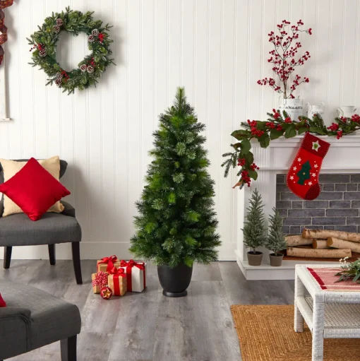 Pre-Lit Christmas Trees*The Holiday Aisle 4' 6" H Green Realistic Artificial Pine Cashmere Christmas Tree With 100 Led Lights