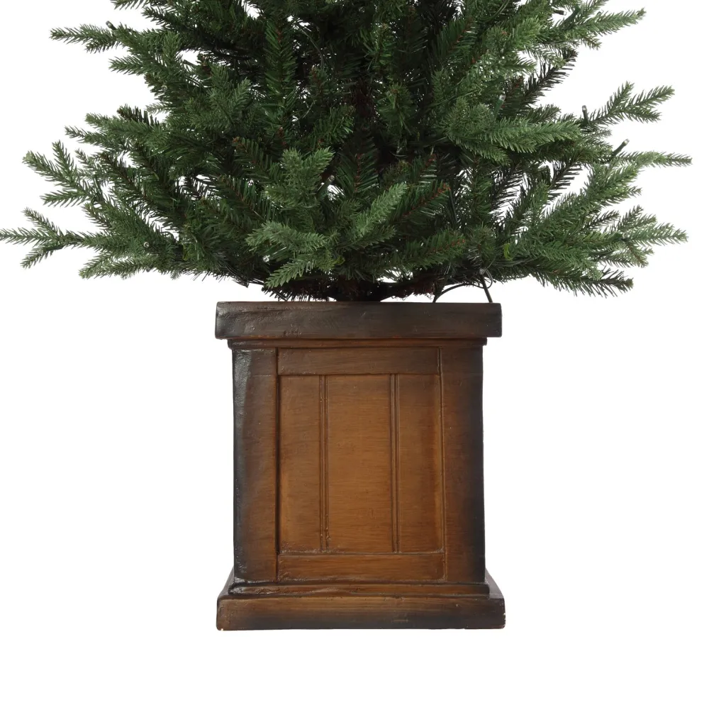 Pre-Lit Christmas Trees*Haute Decor 4'6" H Green Realistic Fir Artificial Christmas Tree With 200 Led Lights