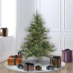 Pre-Lit Christmas Trees*Andover Mills Galarza 4.5' Green Pine Artificial Christmas Tree With 250 Dura-Lit Clear Lights With Stand