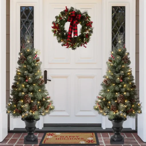 Pre-Lit Christmas Trees*The Holiday Aisle Green Artificial Christmas Tree With 100 Clear/White Lights