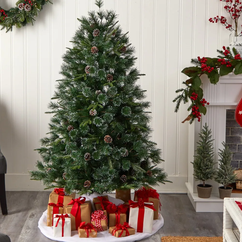 Pre-Lit Christmas Trees*The Holiday Aisle Green Realistic Artificial Pine Cashmere Christmas Tree With 900 Led Lights And Pinecones