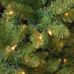 Pre-Lit Christmas Trees*Mercury Row Kingswood Fir Green Artificial Christmas Tree With Clear/White Lights